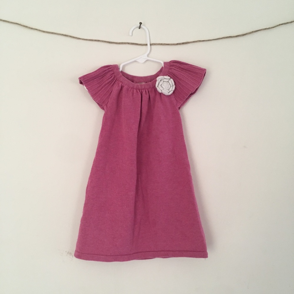 Knit dress with flower detail
